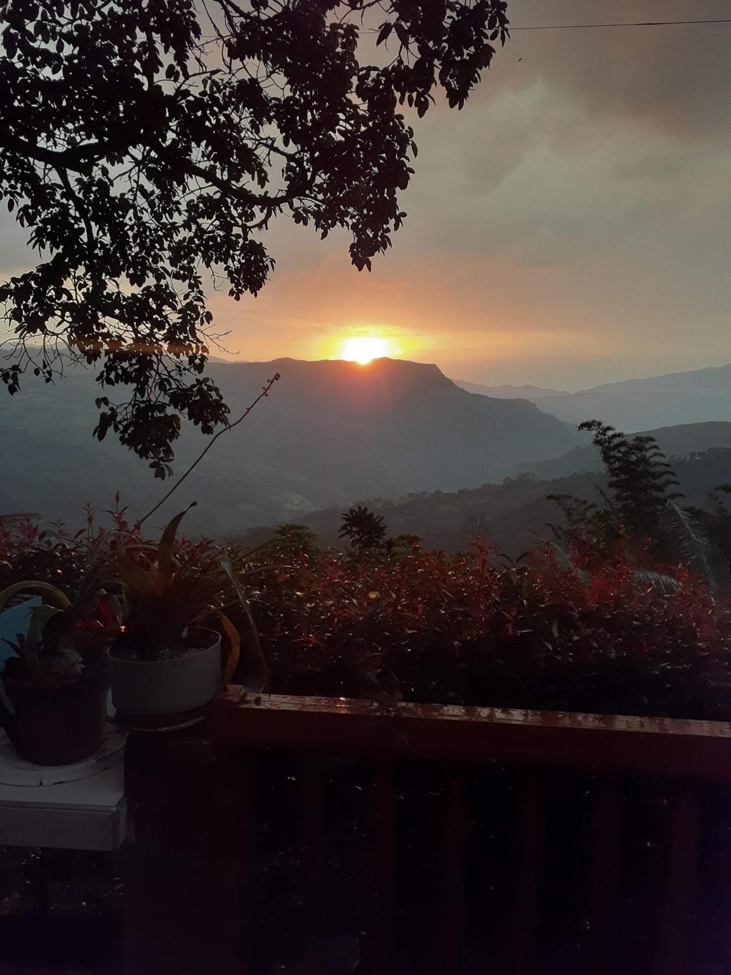 Vila Casa Finca El Girasol Guayabal de Síquima Exteriér fotografie